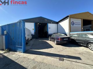 Nau industrial a Calle calle la red seis 21. Negocio taller automoviles y chapa y pintura totalmente equipado
