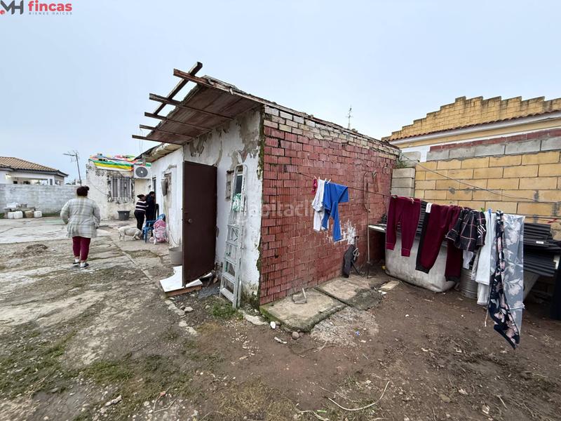 Foto 9c5b7bef-b371-42a6-b80a-3f21e92f4223. Masía parcela de 1.250m en los naranjos, pozo propio, luz y construcciones para reformar en Carmona