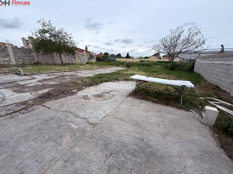 Foto b1c3fd7d-80ce-4f1f-ae6c-6124401b1ba4. Masía parcela de 1.250m en los naranjos, pozo propio, luz y construcciones para reformar en Carmona