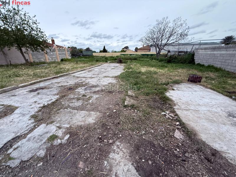 Foto b2791843-c44c-408d-880f-5489196e6eb6. Masía parcela de 1.250m en los naranjos, pozo propio, luz y construcciones para reformar en Carmona