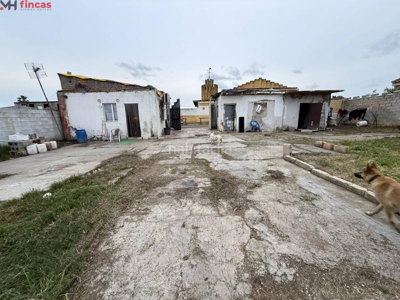 Foto e172b25e-c97e-44ca-9529-6fb2210d50f4. Masía parcela de 1.250m en los naranjos, pozo propio, luz y construcciones para reformar en Carmona