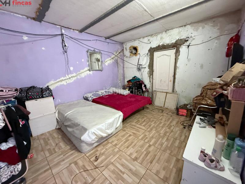 Foto fa897bec-a129-4098-b265-0ae9b274d6b0. Masía parcela de 1.250m en los naranjos, pozo propio, luz y construcciones para reformar en Carmona