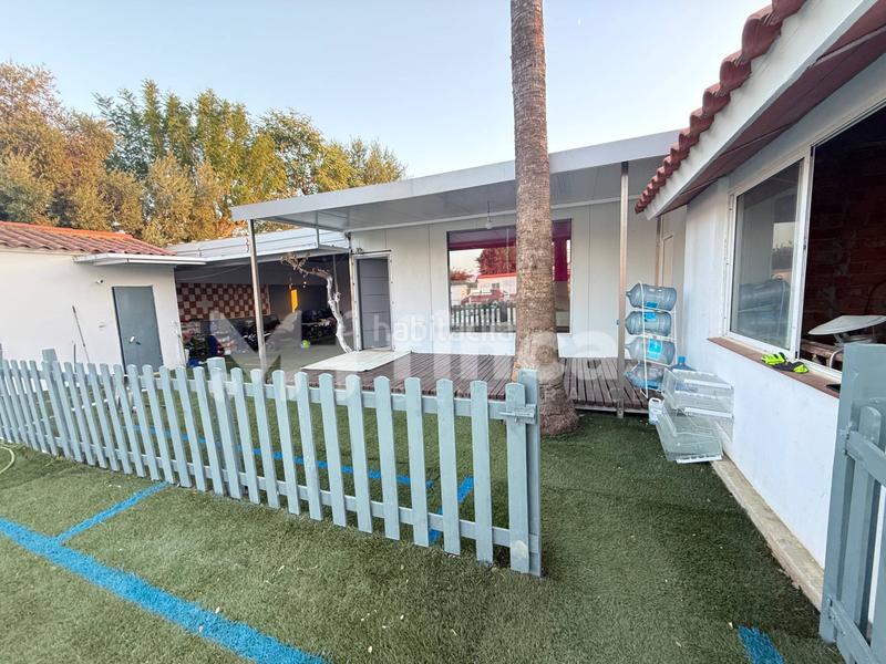 Foto 0b48a5f6-31cb-4c84-878d-c8a9a4a922cd. Maison dans urbanizacion los frutales dans Carmona