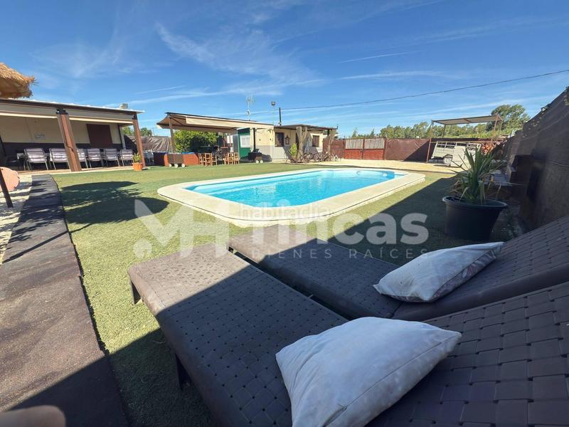 Foto 12a976ee-a403-4767-aacb-6019522a5f97. Masía tu oasis privado por menos de lo que imaginas piscina, jacuzzi y casa de invitados incluidos! en Arahal