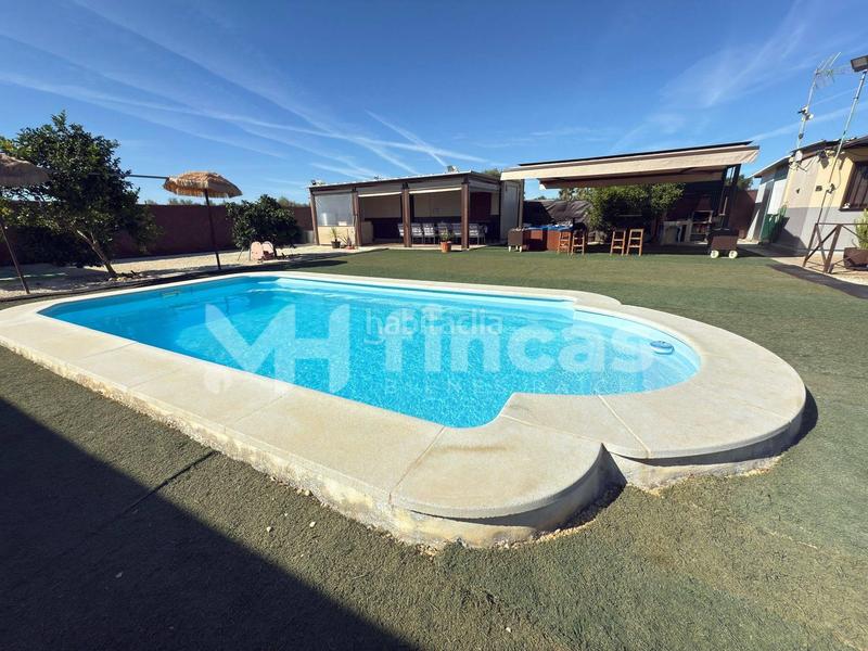Foto 87bb8474-6610-4352-a770-a0cfb27c2610. Masía tu oasis privado por menos de lo que imaginas piscina, jacuzzi y casa de invitados incluidos! en Arahal