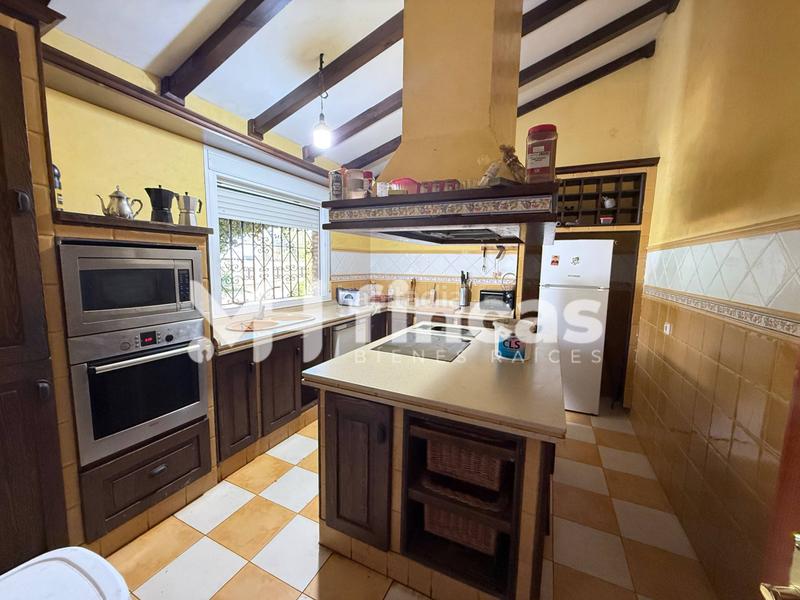 Foto bc85eb88-7d50-47c2-932c-ee3e3797bc59. Casale in calle osa mayor 40 in Oromana Alcalá de Guadaira