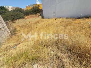 Terreno residencial  De zacatín. Solar urbano en zona prime de alcalá de guadaíra listo para cons