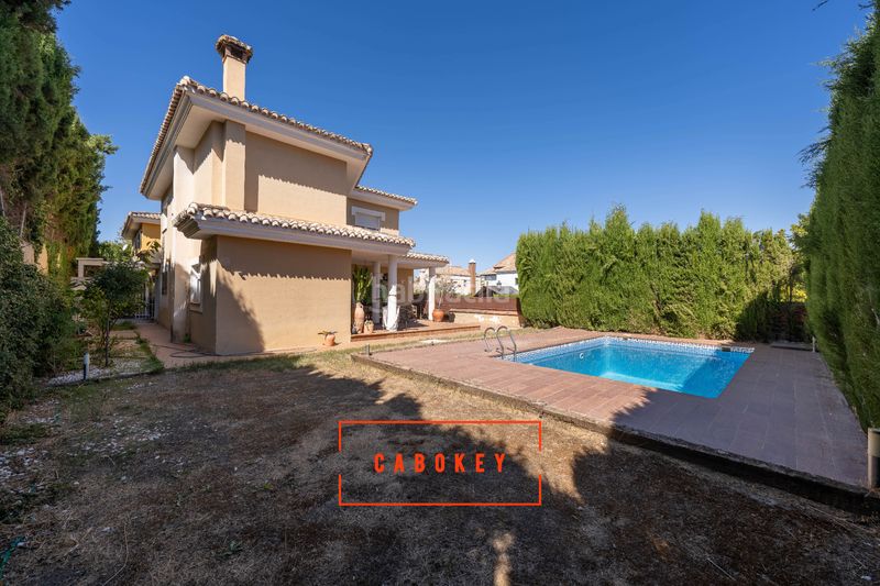 Foto 0d2d5dd7-fd6a-49eb-ba05-111a5524ea67. Chalet in calle camelia 19b in Villa de Otura