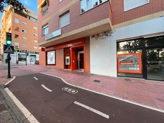 Lloguer Local Comercial a Avenida del mediterráneo 436. Cabokey alquila local comercial con sotano en avenida del medite