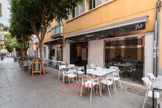 Traspàs Local Comercial a Calle gabriel callejón 10. Traspaso de cafe bar-restaurante con terraza en centro de almeri