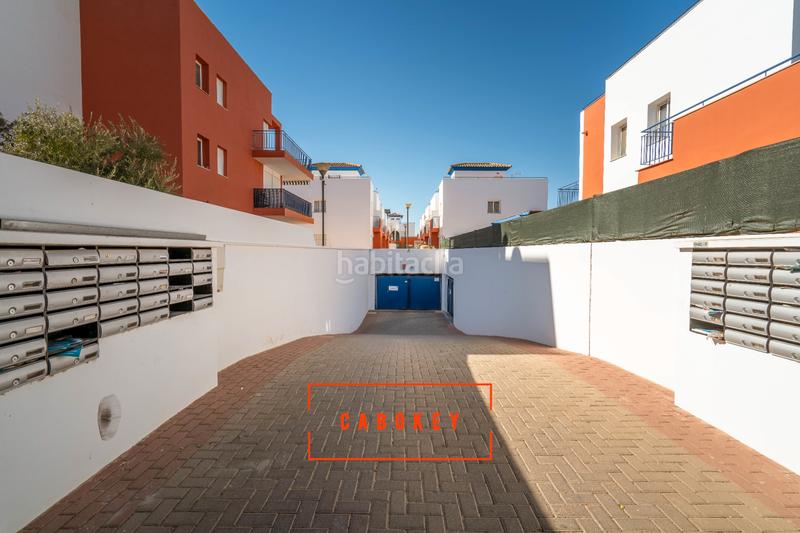 Foto 2101f253-dcd0-4eb5-ba52-c21c365431ec. Chalet in avenida alhambra 6 in Lomas del Mar Vera