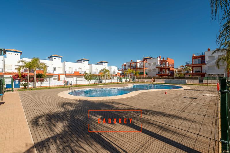 Foto 3c6bc780-f7d0-48f0-8f8b-c465f205dd57. Chalet in avenida alhambra 6 in Lomas del Mar Vera