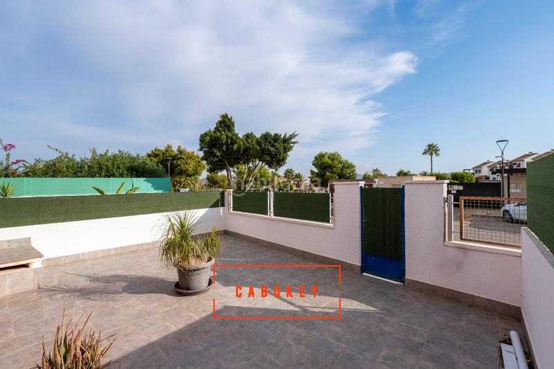 Foto fe1f9162-a36a-4a0e-ba0d-4eb805bcf67f. Chalet in avenida alhambra 6 in Lomas del Mar Vera