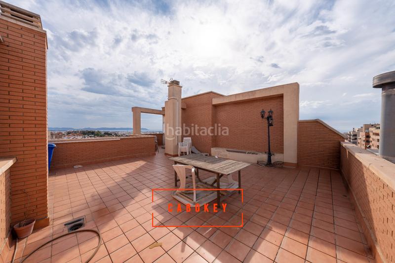 Foto 6cdf888d-89c7-4cfd-b88a-76bd23217a4e. Attique dans calle felipe ii 54 dans San Luis Almería