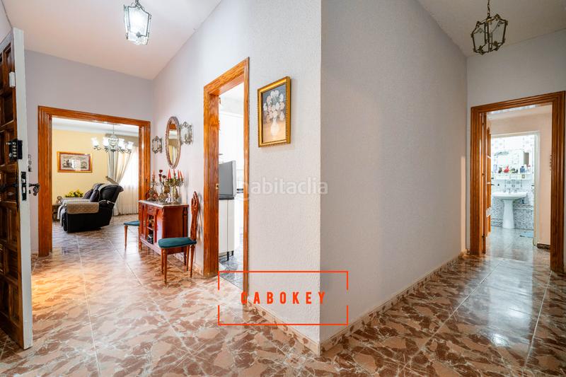 Foto 16f2a43a-8d91-46db-8942-f56215ae3ffd. Chalet dans calle dickens 12 dans Costacabana - Loma Cabrera Almería