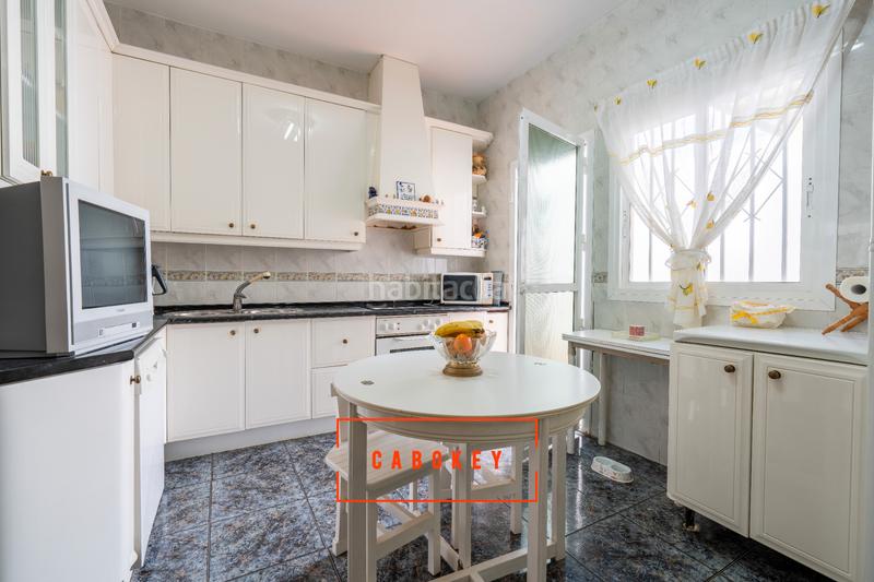 Foto 1bbdfafe-1a0d-4937-87dc-c6cbf3e9fd68. Chalet dans calle dickens 12 dans Costacabana - Loma Cabrera Almería