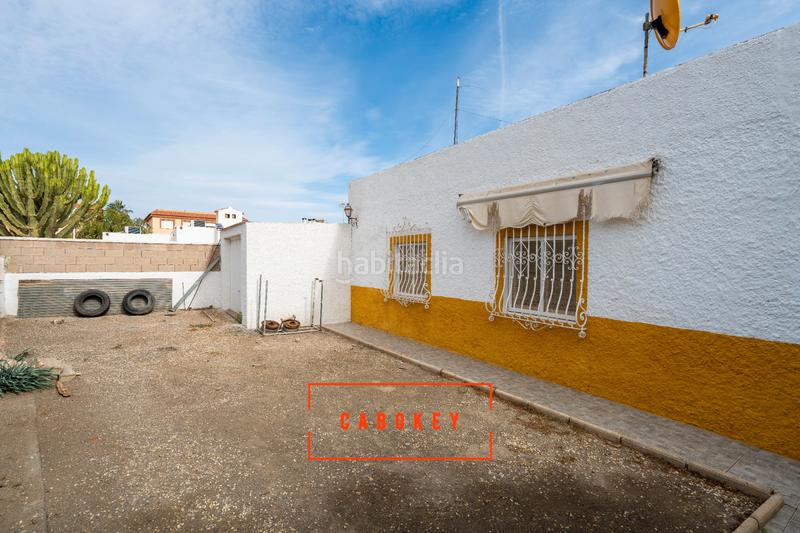 Foto 3629d65f-b9d3-4b82-8a40-0355e6d0444d. Chalet dans calle dickens 12 dans Costacabana - Loma Cabrera Almería