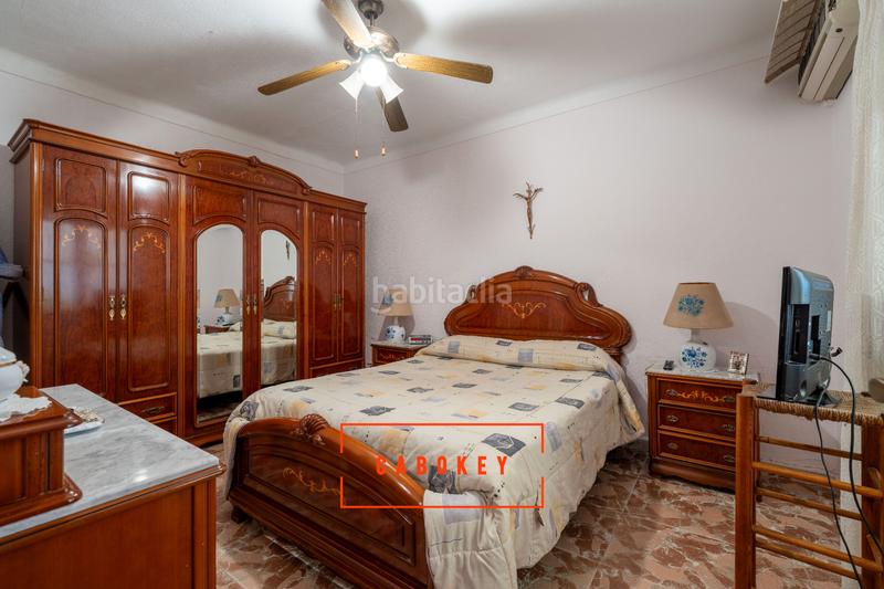 Foto 628c4121-3de9-4d24-b27f-4043c7ce4e14. Chalet dans calle dickens 12 dans Costacabana - Loma Cabrera Almería