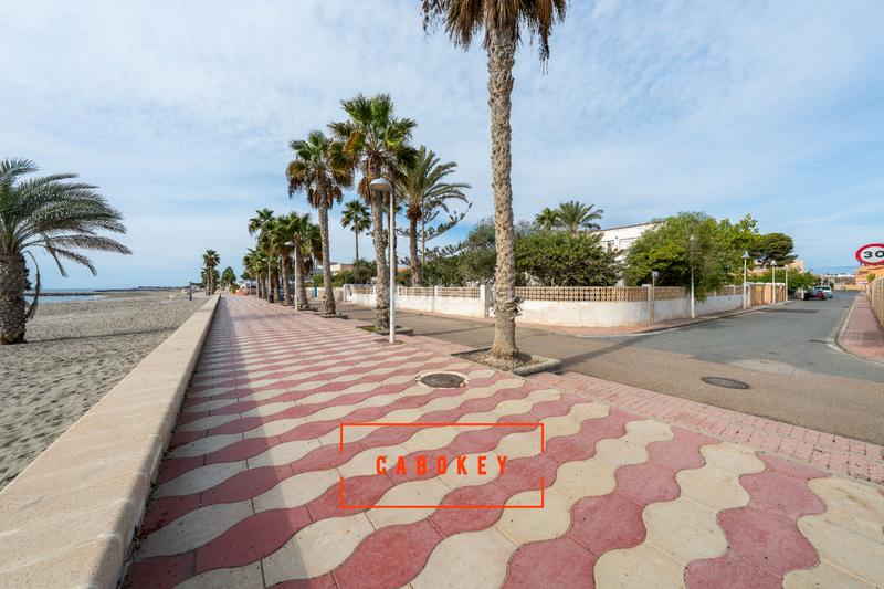 Foto aac82c8a-3e37-43a0-8883-986714958b92. Chalet dans calle dickens 12 dans Costacabana - Loma Cabrera Almería