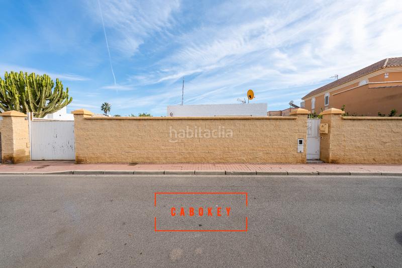 Foto f409e15d-3138-4734-b923-1cfd83b6e40b. Chalet dans calle dickens 12 dans Costacabana - Loma Cabrera Almería