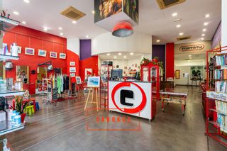 Transfer Business premise in Calle pablo ruiz picasso 23. Cabokey traspasa negocio multidisciplinar de peluqueria y esteti