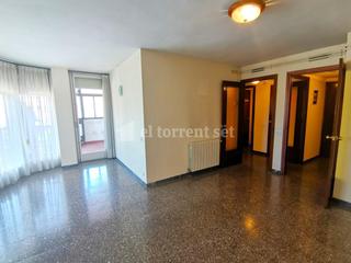 Pis a Cerdanyola Sud. Exclusiva! piso de 98m, 4 hab. baño y aseo. con ascensor.sorrall