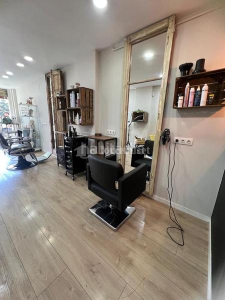 Foto a1e85999-e677-4e3a-bc57-58cc9b3441af. Alquiler local comercial local en alquiler en avenida principal antes peluqueria cerdanyola . en Mataró