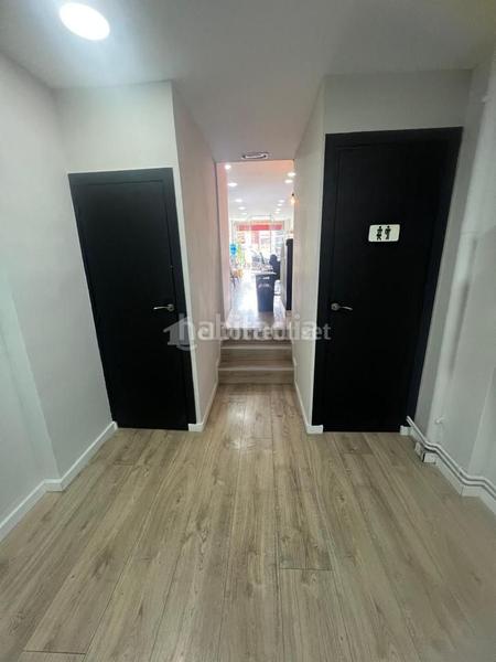 Foto e2fb70cd-fede-4d9f-a312-13c66117f881. Alquiler local comercial local en alquiler en avenida principal antes peluqueria cerdanyola . en Mataró