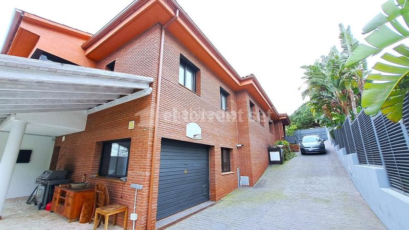 Foto c53403d4-691b-438d-98ce-95ab912998e8. Casa amb calefacció aparcament piscina a Nucli Urbà Argentona