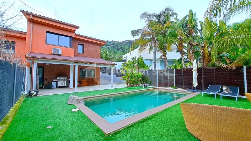 Foto c6aae694-a113-4ebc-9b5f-8e2dfafd933e. Casa amb calefacció aparcament piscina a Nucli Urbà Argentona