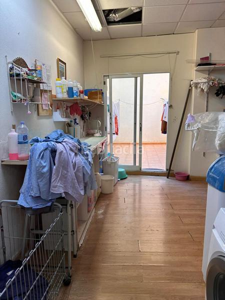 Foto 4d305546-2a63-40fa-8b27-fba3f359e782. Rent business premise in calle angel 31 in Centro Elche / Elx