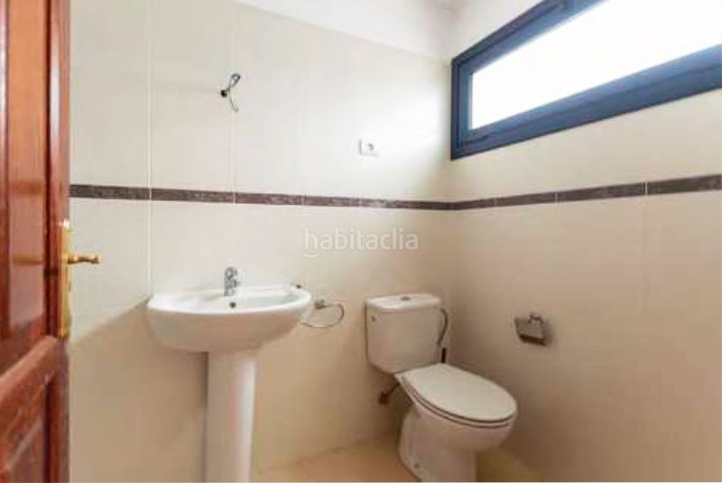 Foto 30f9bb58-fa49-4f0e-9c95-6c5259b9678c. Edificio in Barlovento