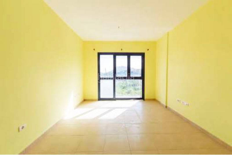 Foto bd4e70fc-99d0-4f70-b001-385fe00964ff. Edificio in Barlovento