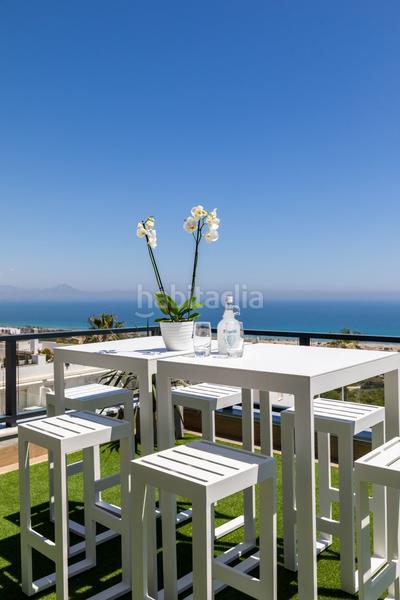 Foto 98022c6d-2aba-4074-a41c-4b27b7f8a55c. Apartamento  moderno con vistas impresionantes al mar en gran alacant en Santa Pola