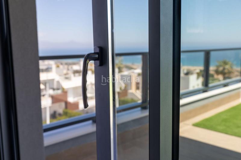 Foto dac977d3-04a4-48ff-b95d-ba0d00bc7a45. Apartamento  moderno con vistas impresionantes al mar en gran alacant en Santa Pola