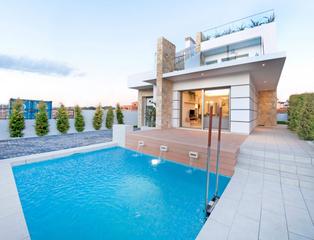 Chalet en Centro. Chalet de lujo muy cera de la playa  los alcazares