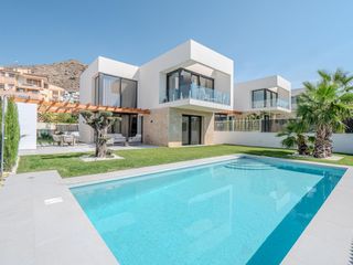 Chalet en Golf Bahía. Ultima villa con llave en mano  finestrat