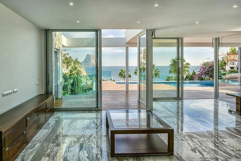 Foto 268dd0fb-0edf-4a60-b0ee-5edbd76b63b2. Chalet extraordinario chalet en primera linea de playa en Calp