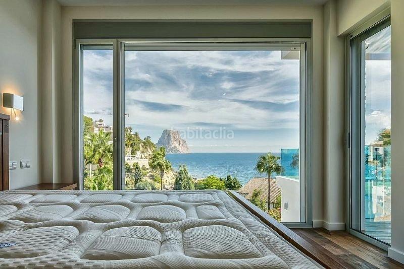Foto 9000b190-0ec5-488f-9c11-0dee32231fd1. Chalet extraordinario chalet en primera linea de playa en Calp
