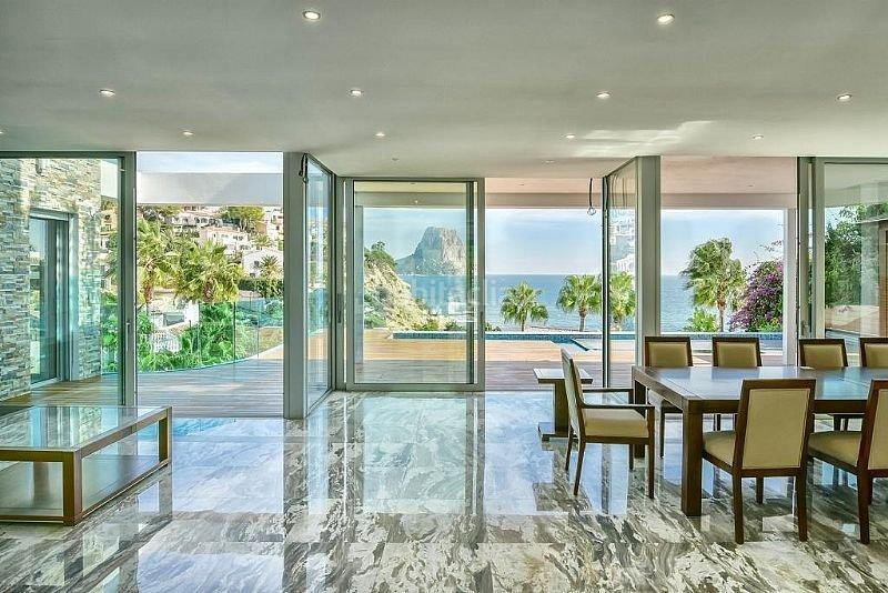 Foto e166804e-97a2-4515-a48e-7037e153c5ae. Chalet extraordinario chalet en primera linea de playa en Calp