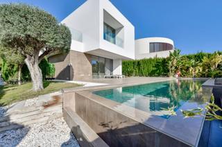 Chalet à Golf Bahía. Suntuosa villa de lujo con piscina  sierra cortina