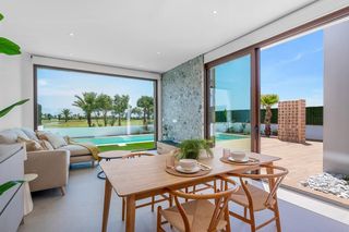 Chalet en Las Lomas de Rame-Bahía Bella. Villas de lujo  los alcazares
