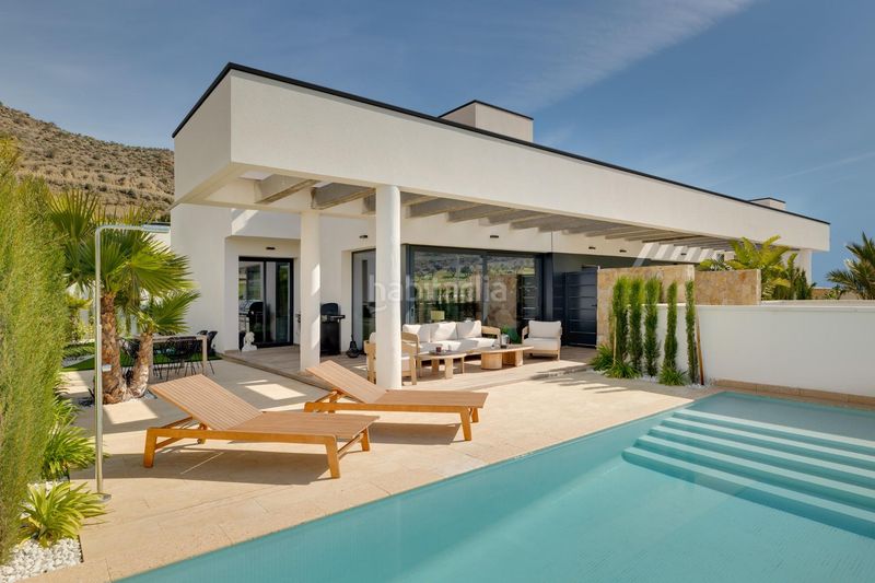 Foto 8b689854-bf3b-4ff0-893a-b67ebaefebcc. Casa adossada amb aparcament piscina a Monforte del Cid