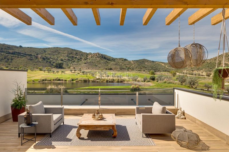 Foto eb8c9536-8969-4393-9aa2-6ebe939c756a. Casa adossada amb aparcament piscina a Monforte del Cid