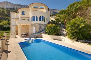 Chalet in Maryvilla. Villa con vistas panoramicas al al mar y al peñon  calpe