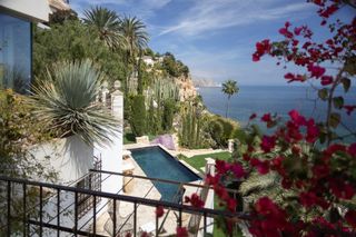 Chalet in Mascarat. Villa de lujo en primera linea  altea