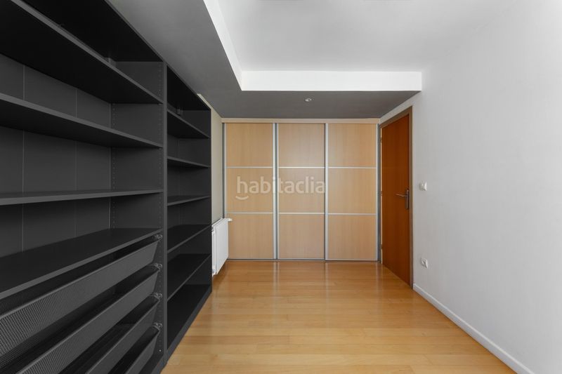 Foto dcbe3fac-bc8b-4999-ad4c-39715dab3768. Casa amb aparcament a Mercado Alicante