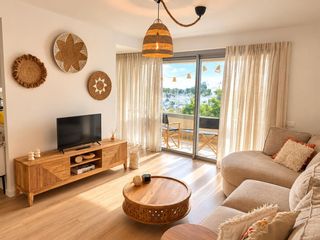Apartamento en Benal�a. Moderno apartamento en benalua  alicante