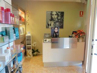 Rent Business premise in Sardana 2. Perruqueria cèntrica