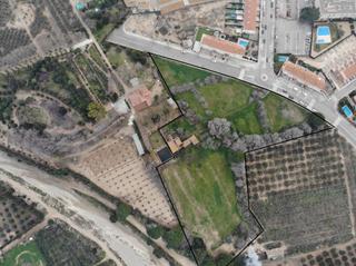 Terreny residencial  Salvador espriu. Solar urbanitzable ben situat